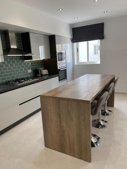 Sunset Apt Modern 1 Bedroom Apt Near The Beach Birżebbuġa Buitenkant foto